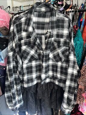 Talent soft Black & White Plaid cropped flannel Jacket